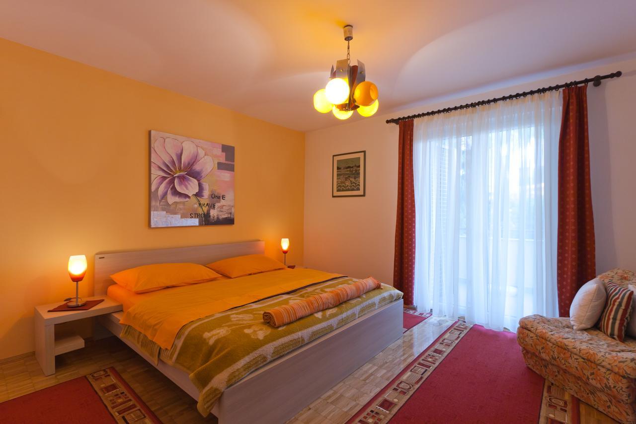 Apartments Neda โปเรช ภายนอก รูปภาพ