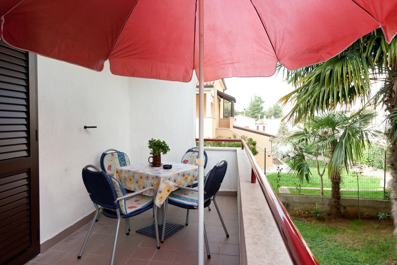 Apartments Neda โปเรช ภายนอก รูปภาพ